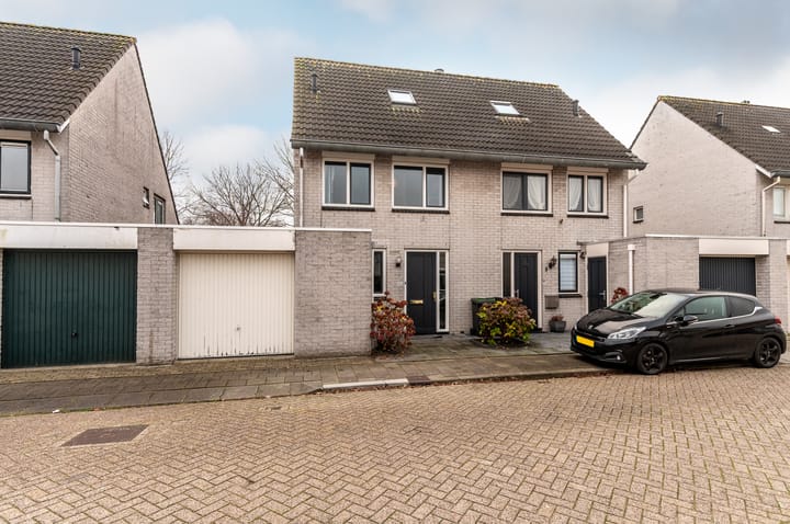 Photo 32 of Willem Pijperstraat 10