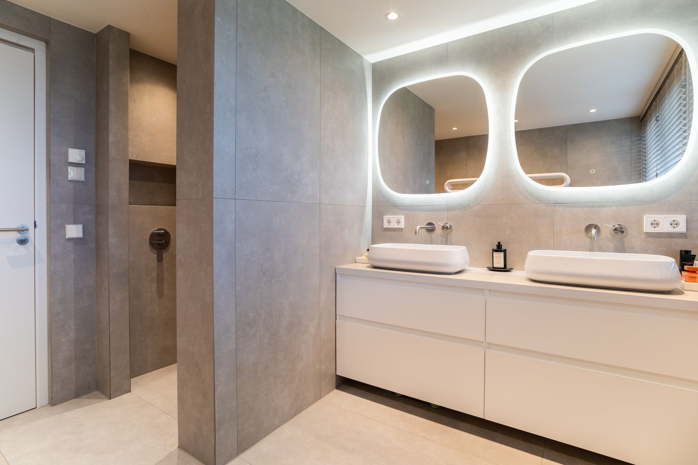 Foto 35 van Oosteinderweg 59-A