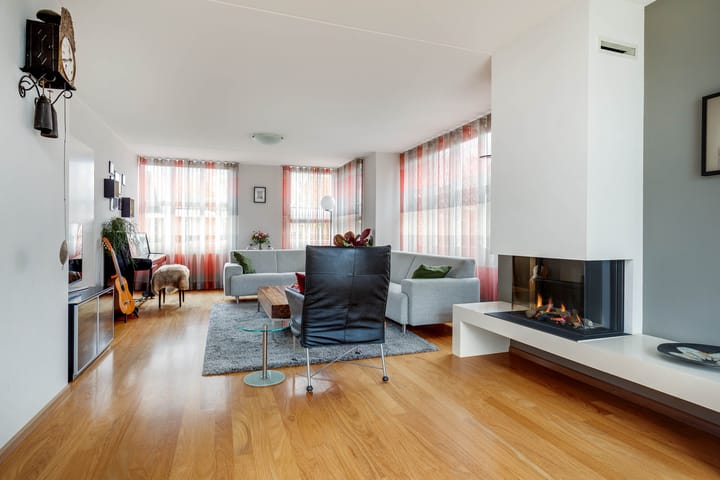 Photo 2 of Valkenburgstraat 7