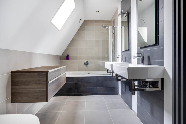 Photo 4 of Valkenburgstraat 7