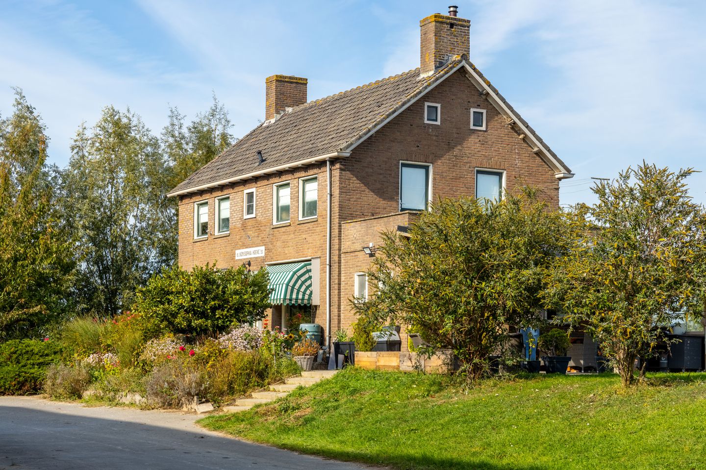 View photo 2 of Kroonweg 3