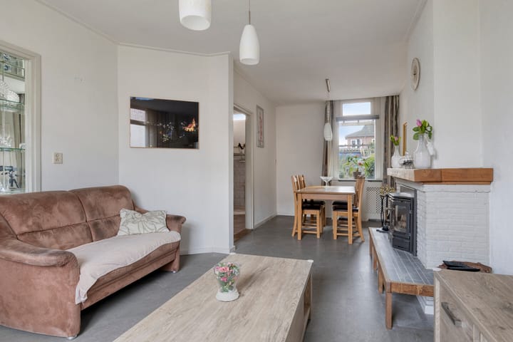 Foto 5 van Burg. Canterslaan 67