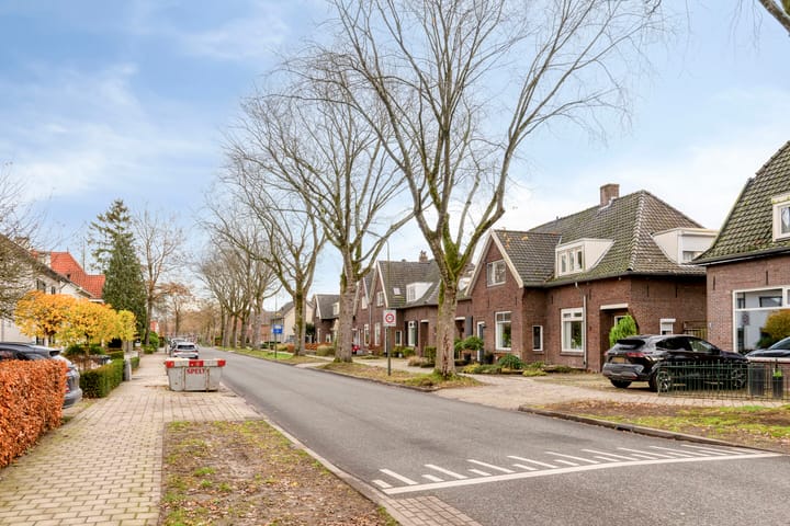 Foto 10 van Burg. Canterslaan 67