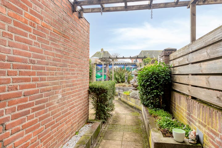 Foto 34 van Burg. Canterslaan 67