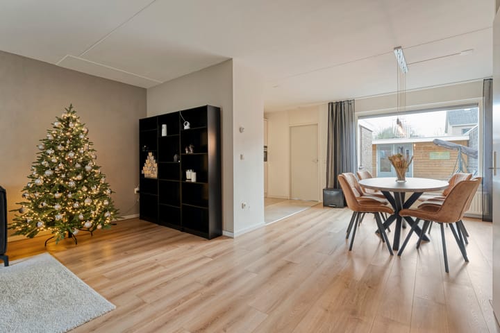 Foto 13 van Betsy Trompetterstraat 17