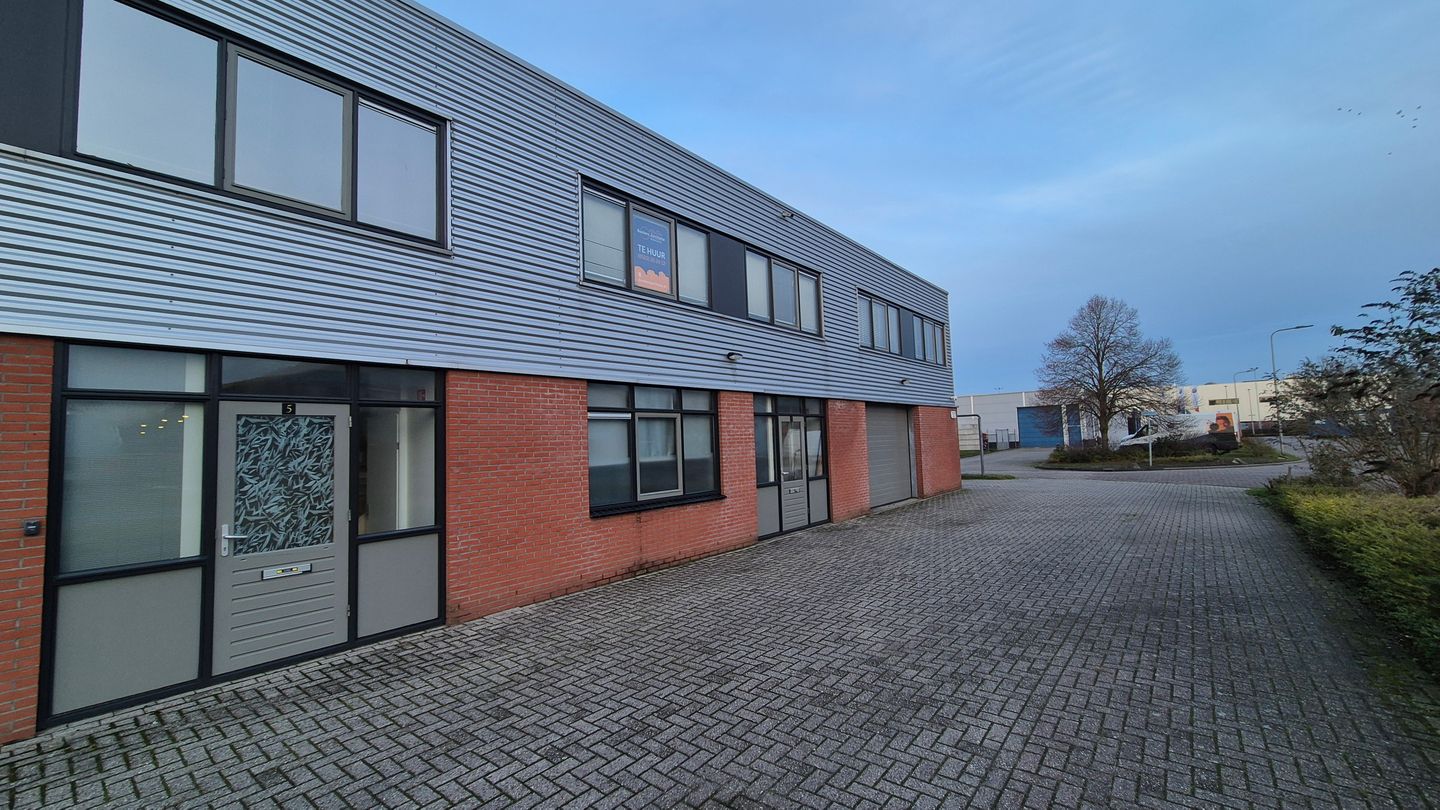 Bekijk foto 1 van Paardemaat 3-A