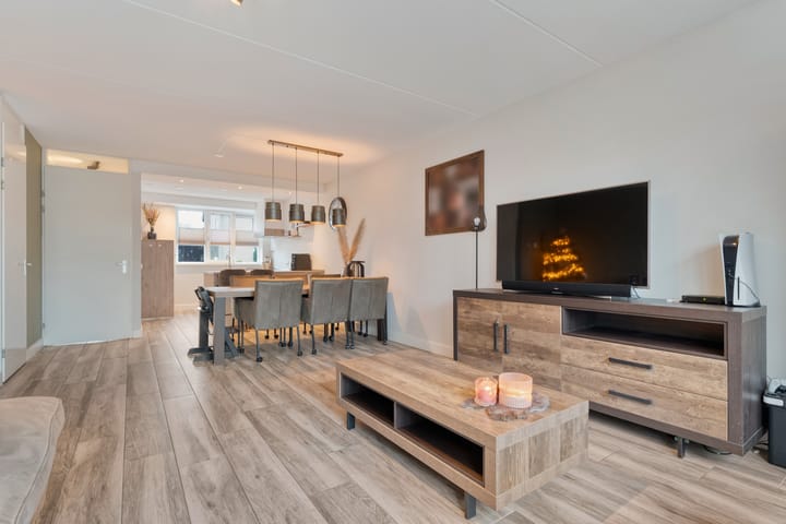 Photo 8 of Meidoornstraat 35