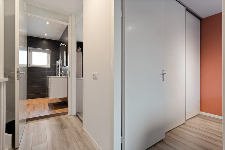 Photo 19 of Meidoornstraat 35