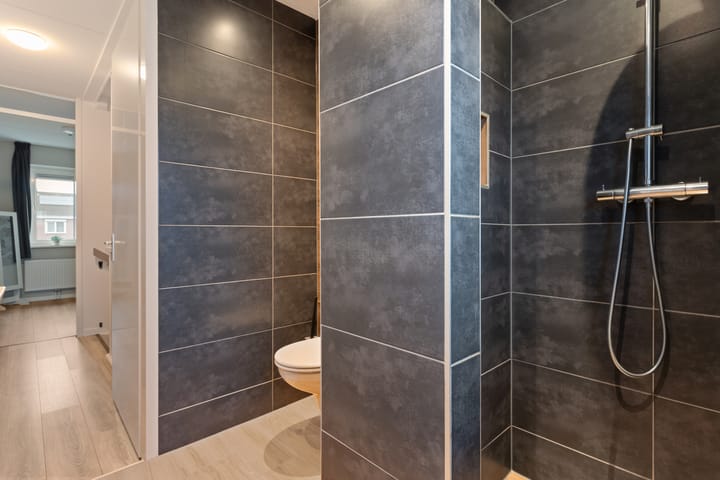 Photo 27 of Meidoornstraat 35