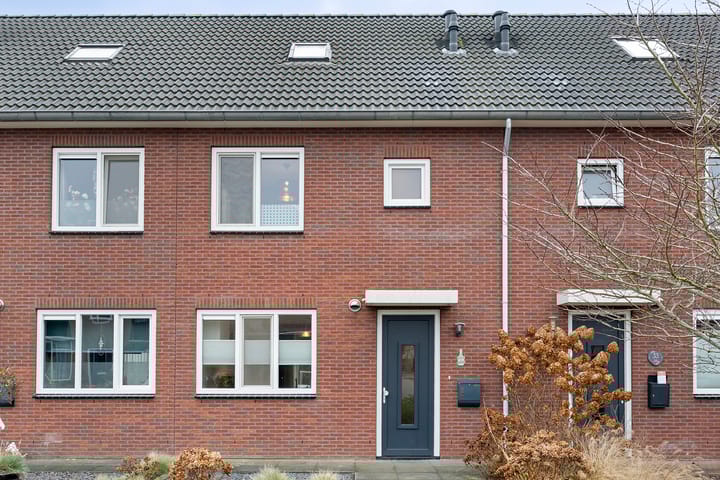 Photo 41 of Meidoornstraat 35