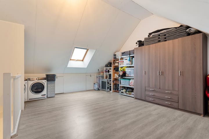 Photo 29 of Meidoornstraat 35