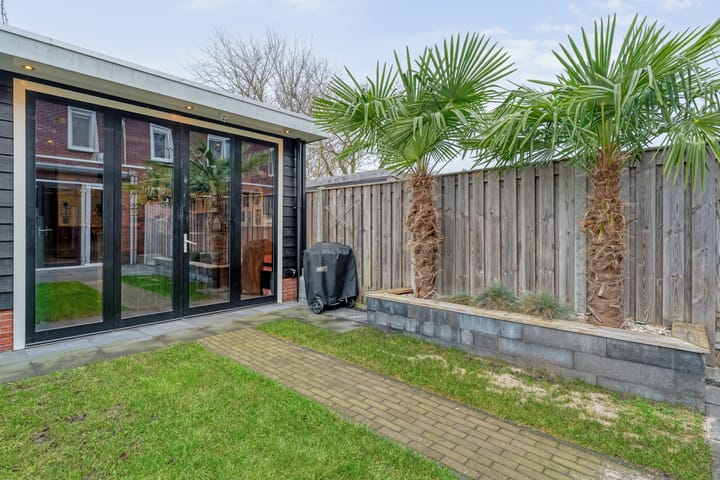 Photo 34 of Meidoornstraat 35