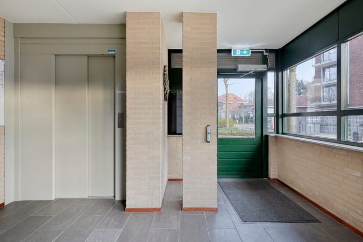 Photo 7 of Mr. van Coothstraat 8