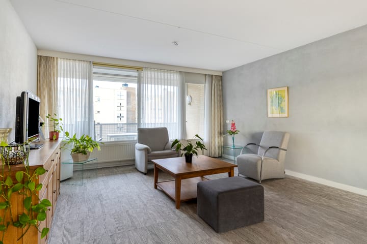 Photo 12 of Mr. van Coothstraat 8