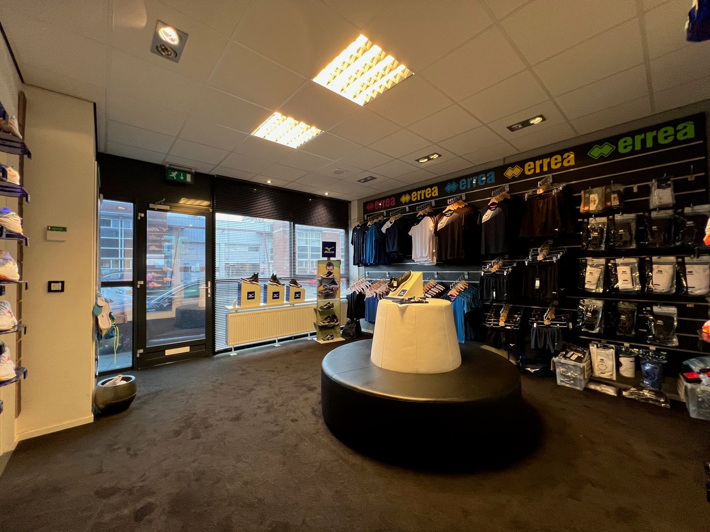 View photo 3 of De Plaats 35