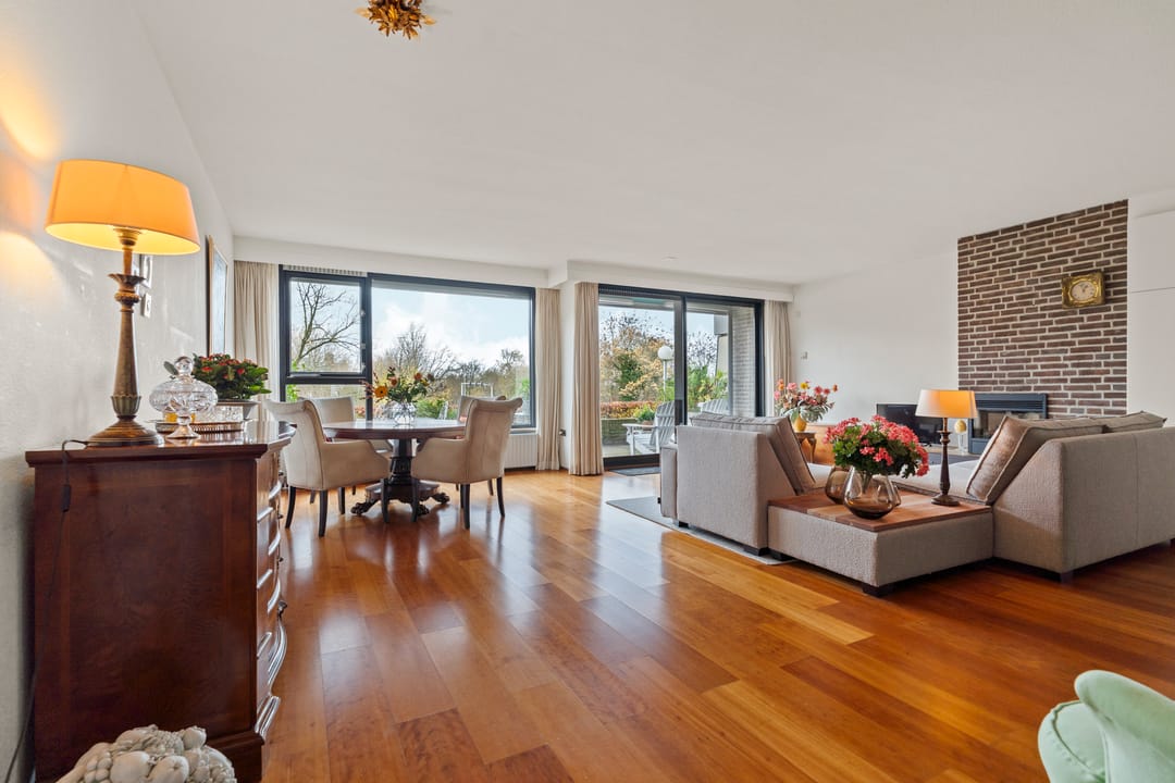 Photo 2 of Graadt van Roggenstraat 49