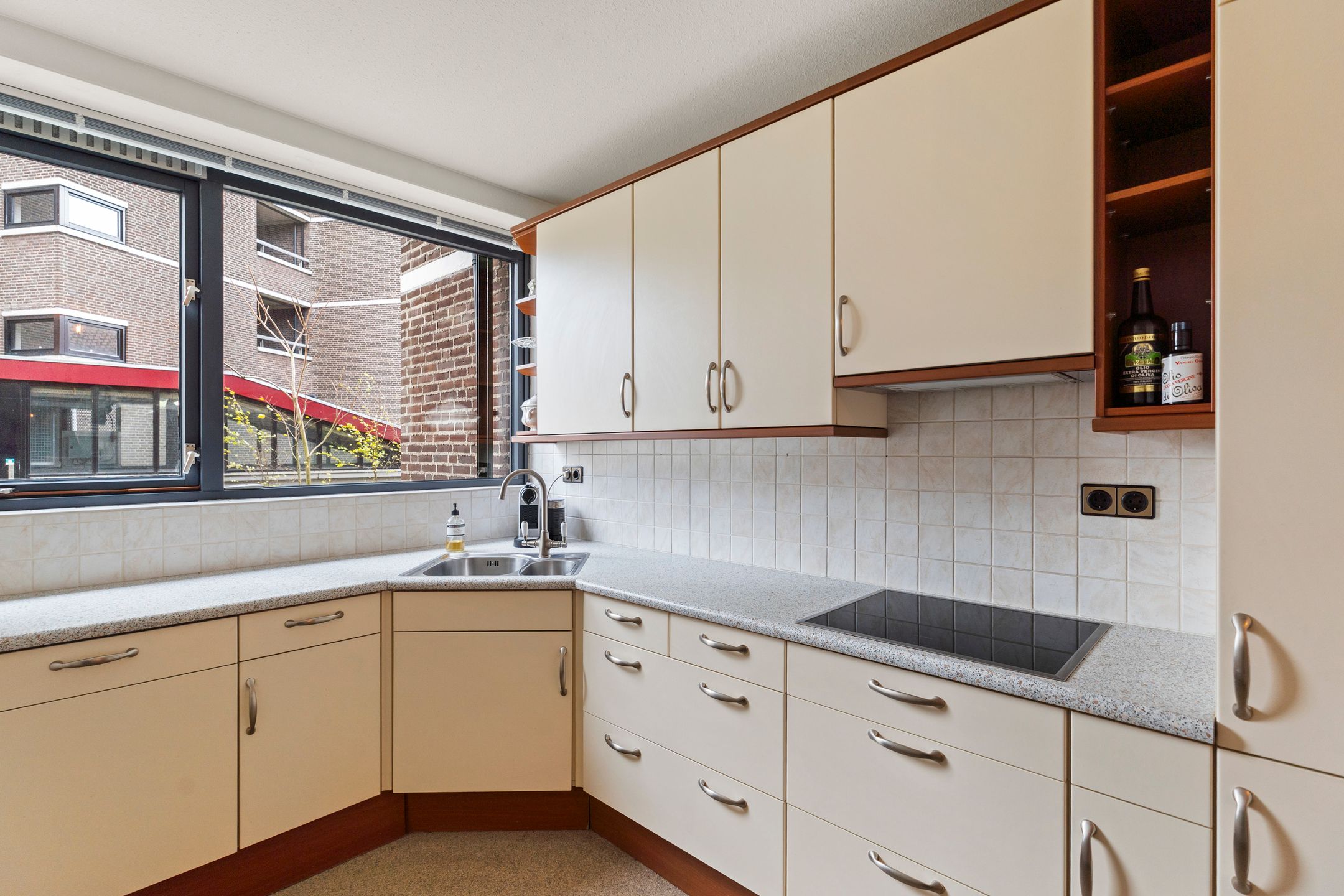 Photo 3 of Graadt van Roggenstraat 49