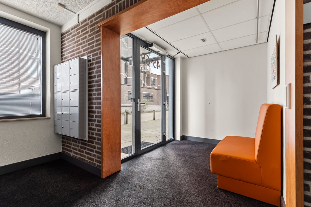 Photo 8 of Graadt van Roggenstraat 49