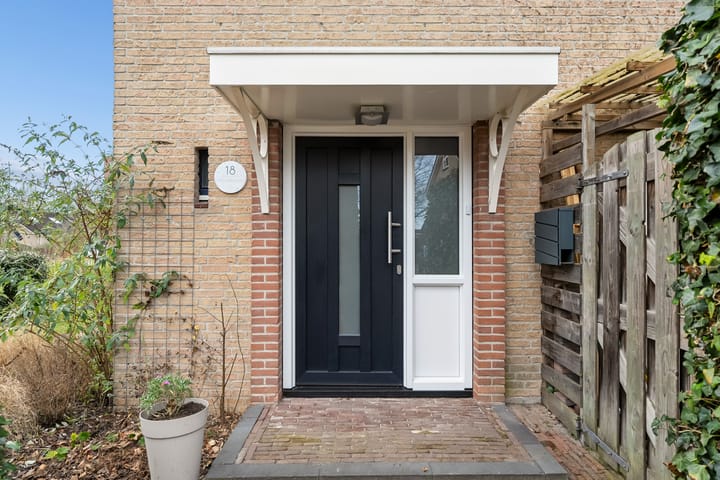 Foto 4 van Mr P J Oudlaan 18