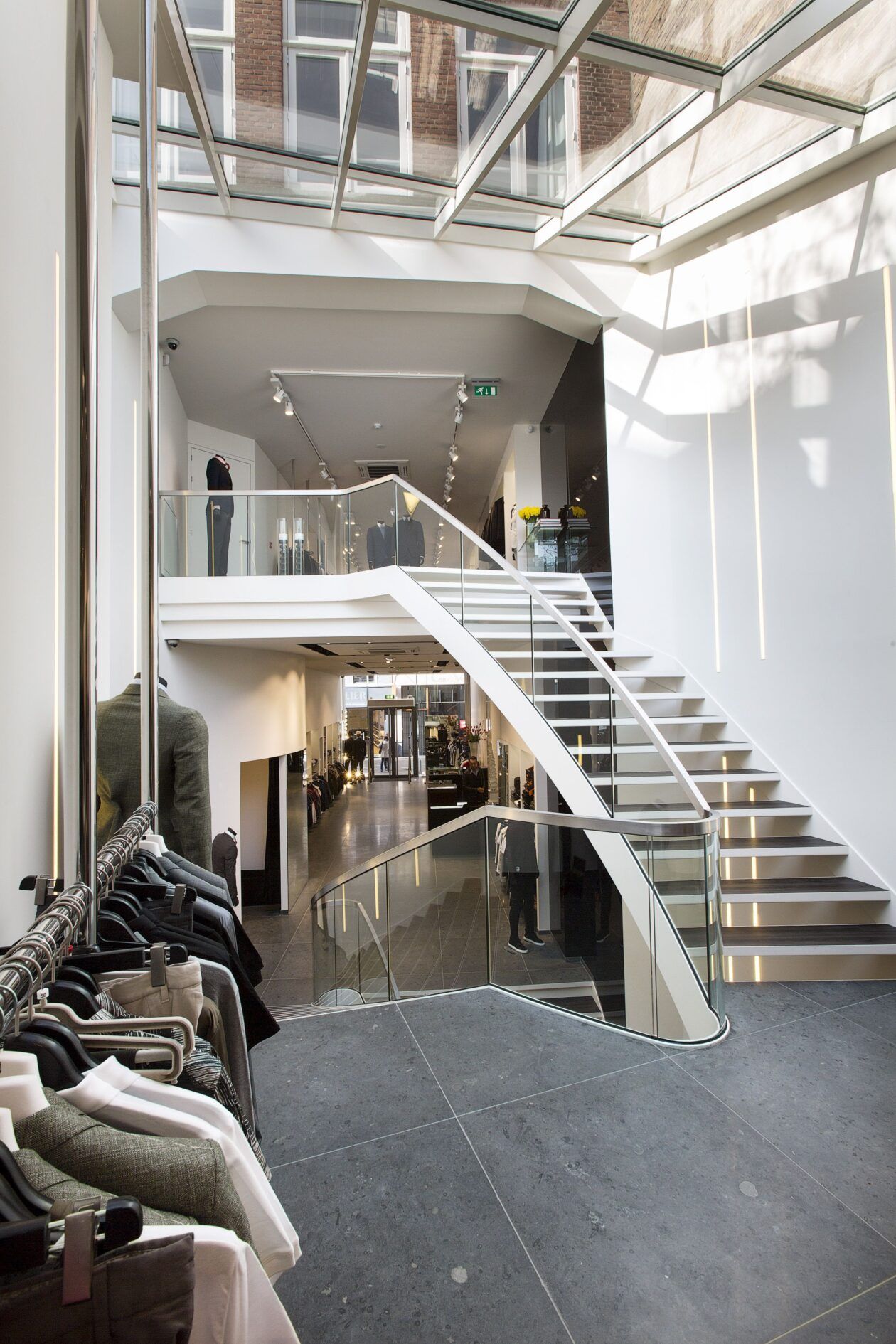 View photo 5 of Hoogstraat 27