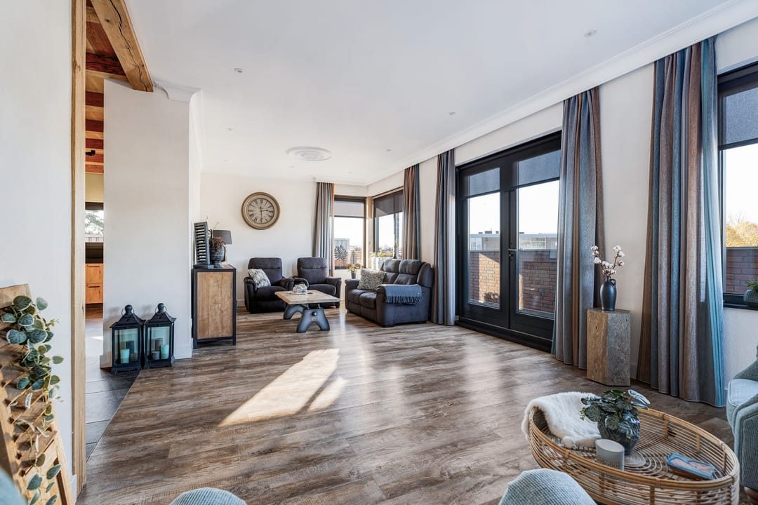 Foto 32 van Houtstraat 4