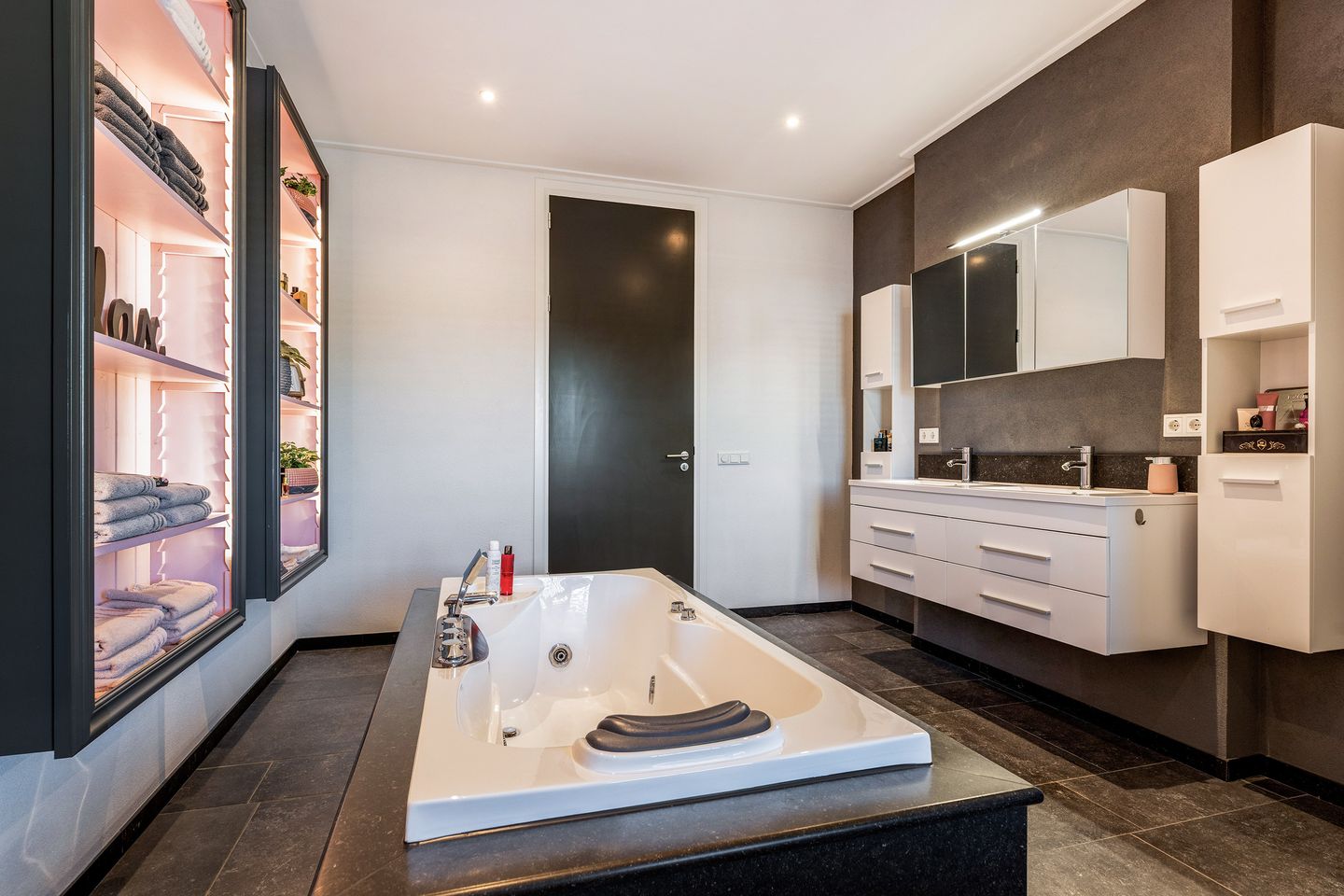 Foto 49 van Houtstraat 4