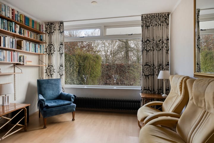 Foto 13 van Reviusstraat 1