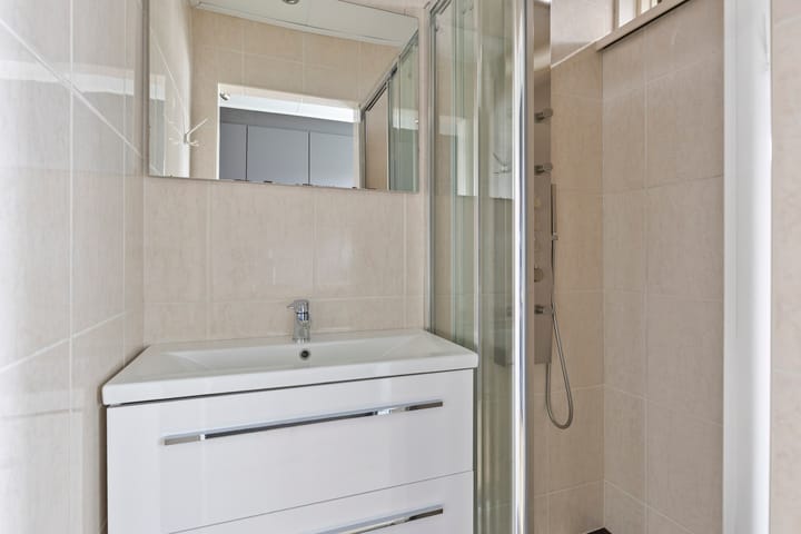 Foto 13 van Van Iddekingeweg 129