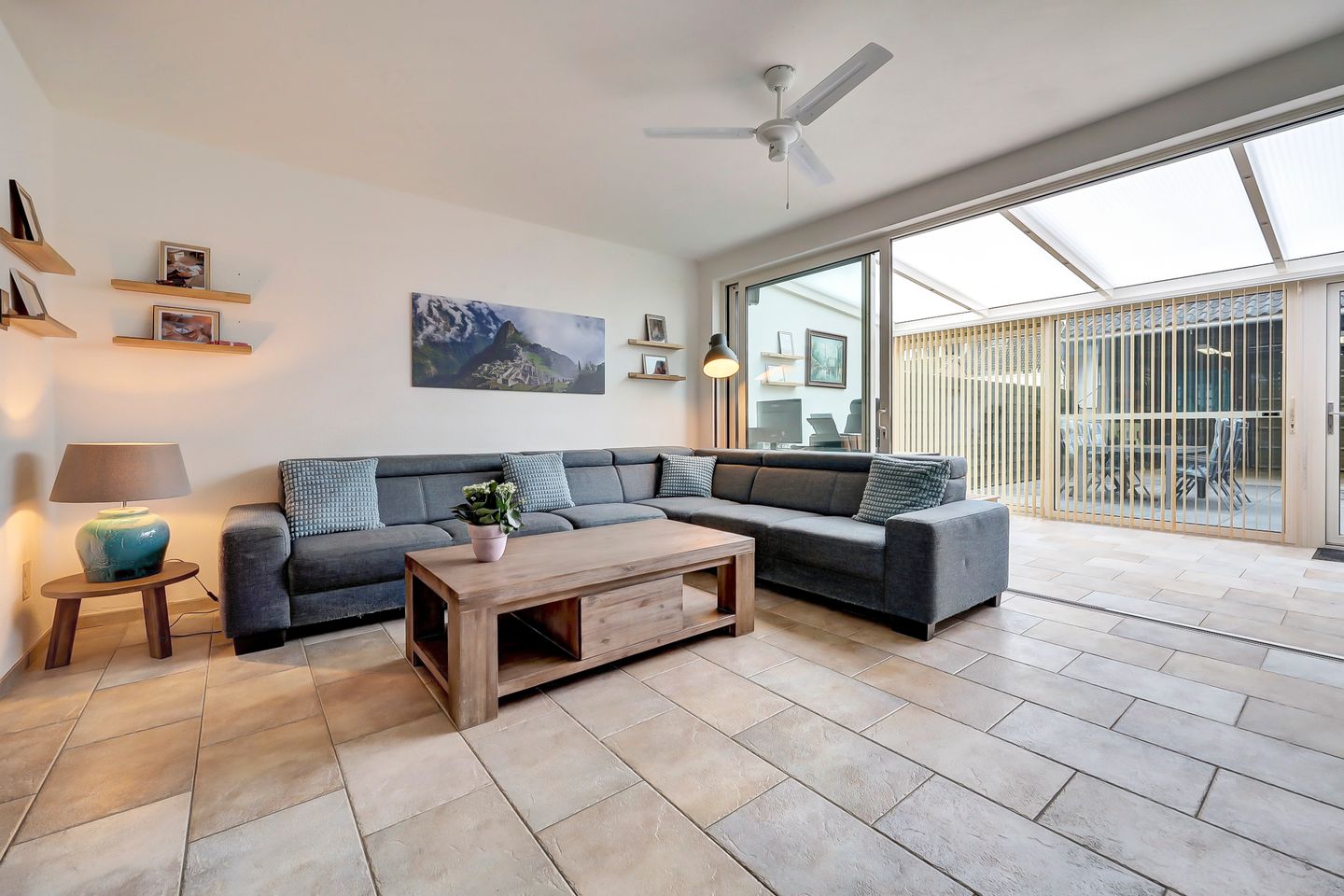 Photo 4 of Burgemeester van Houtplein 6