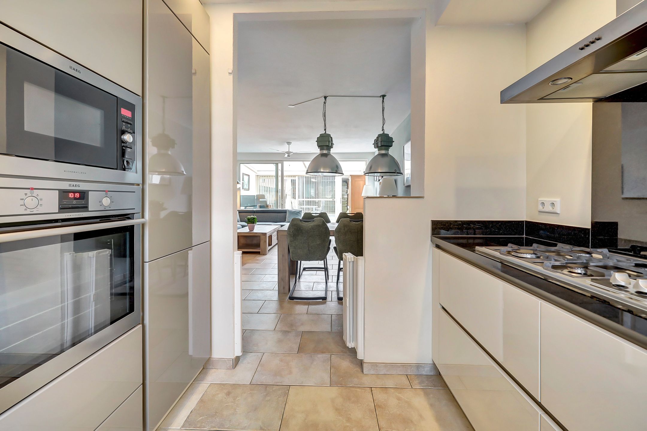 Photo 9 of Burgemeester van Houtplein 6