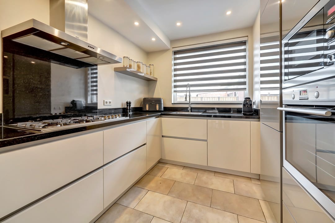 Photo 11 of Burgemeester van Houtplein 6