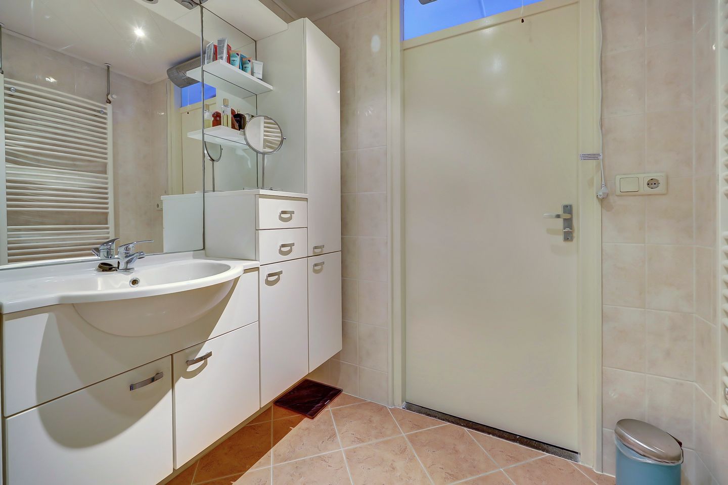 Photo 20 of Burgemeester van Houtplein 6