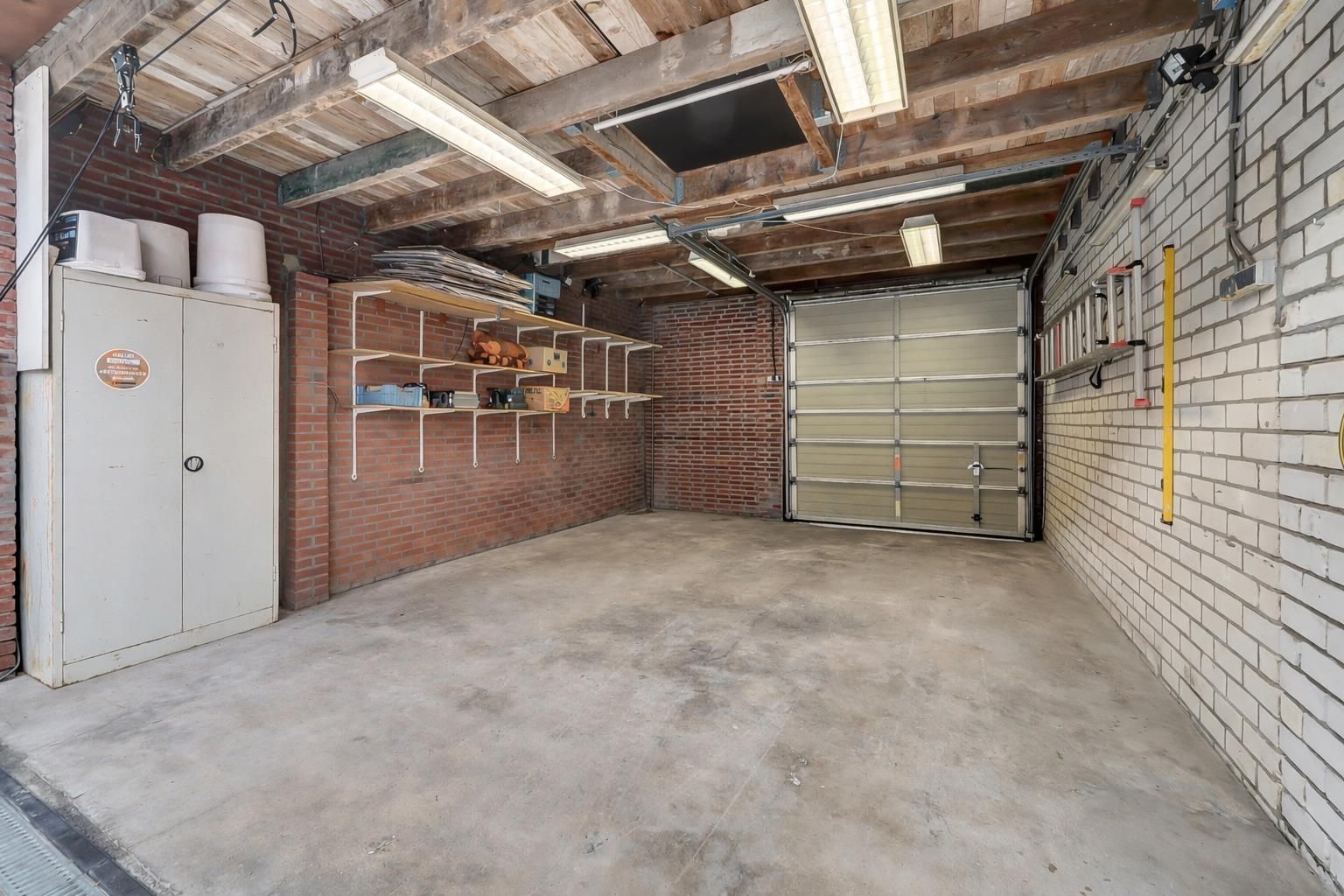 Photo 30 of Burgemeester van Houtplein 6