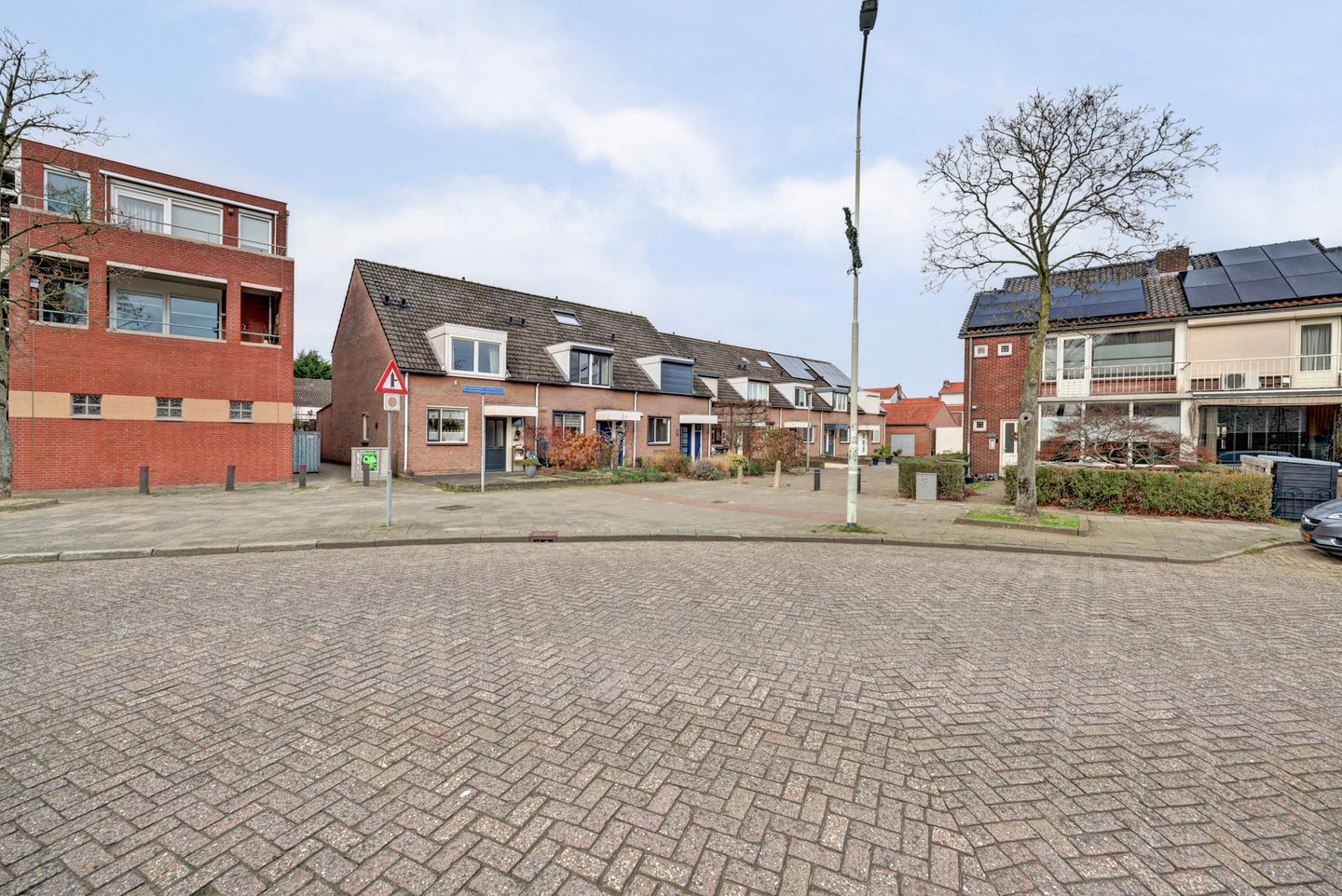 Photo 35 of Burgemeester van Houtplein 6