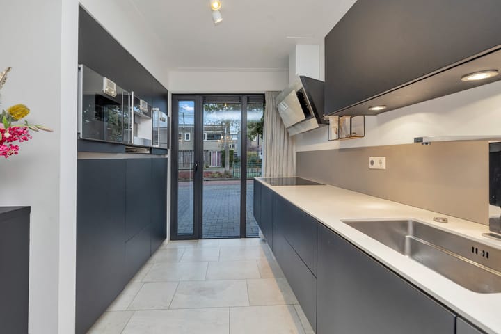 Foto 19 van Ank van der Moerplantsoen 10