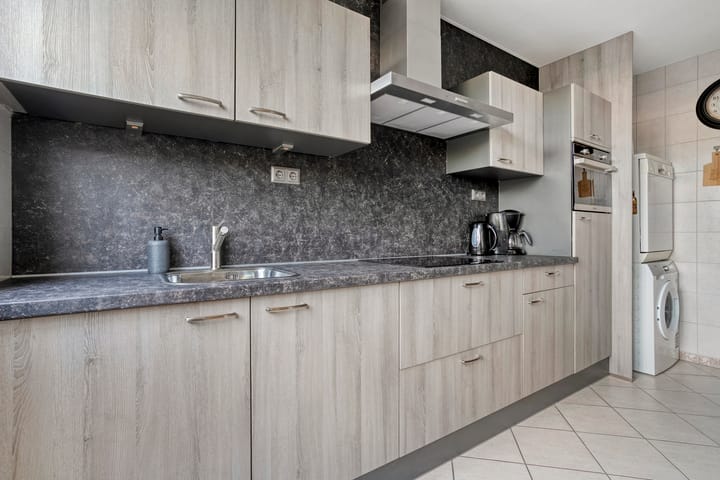 Photo 10 of Esschingstraat 76