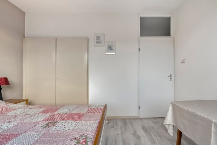 Photo 18 of Esschingstraat 76