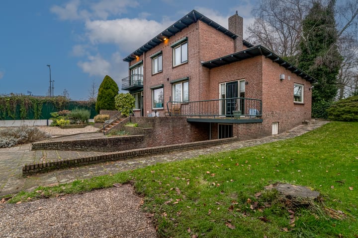 Photo 5 of Burgemeester de Bruinstraat 66