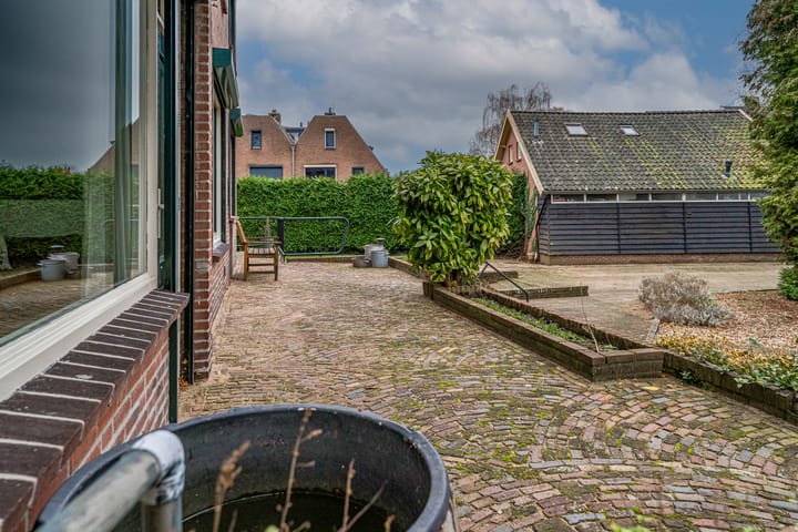 Photo 8 of Burgemeester de Bruinstraat 66