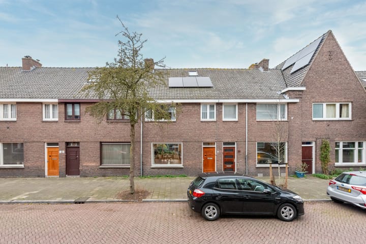 Photo 1 of Van Musschenbroekstraat 22