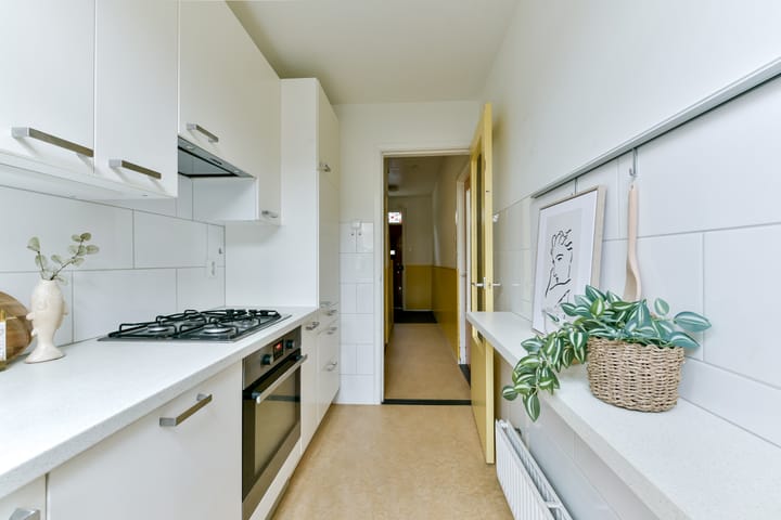 Photo 10 of Van Musschenbroekstraat 22