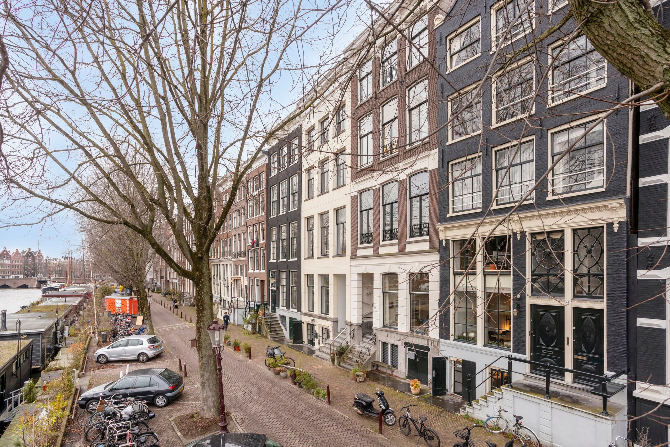 Photo 6 of Binnenkant 46-B