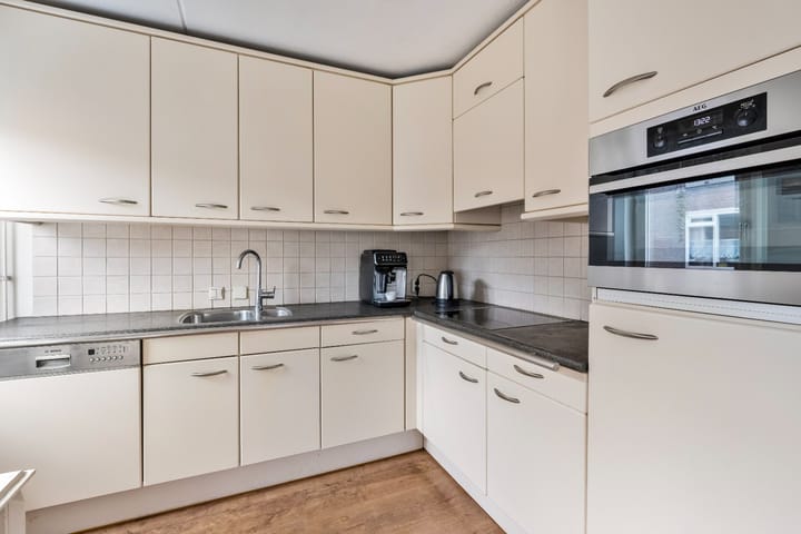 Photo 7 of Burgemeester Conraetzstraat 25-A