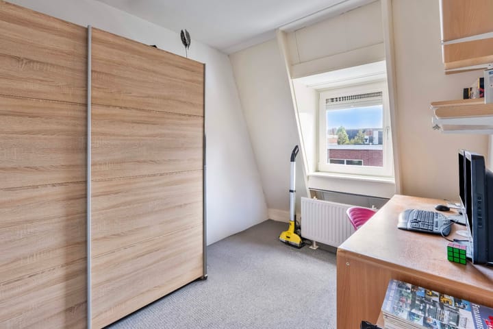 Photo 17 of Burgemeester Conraetzstraat 25-A