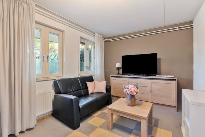 Photo 23 of Burgemeester Conraetzstraat 25-A