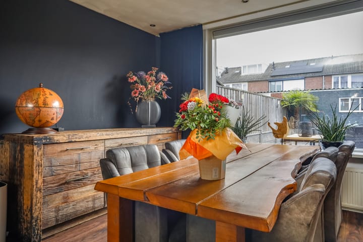 Foto 8 van Straussstraat 14