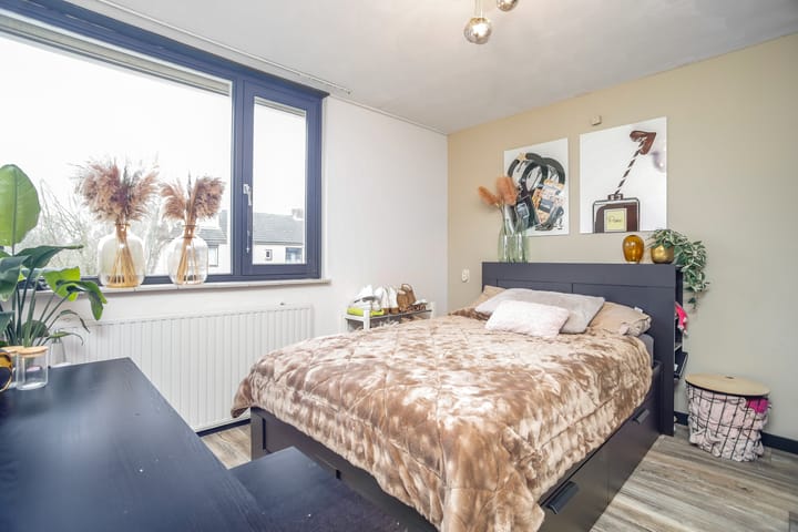 Foto 17 van Straussstraat 14