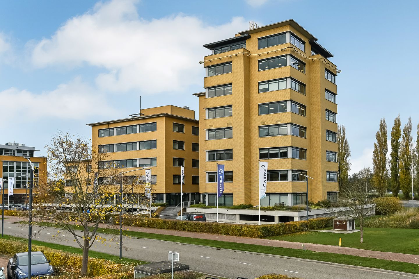 View photo 1 of Meander 725-7