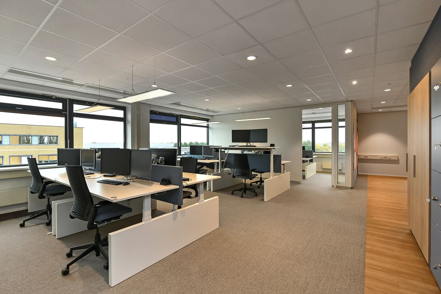 View photo 4 of Meander 725-7