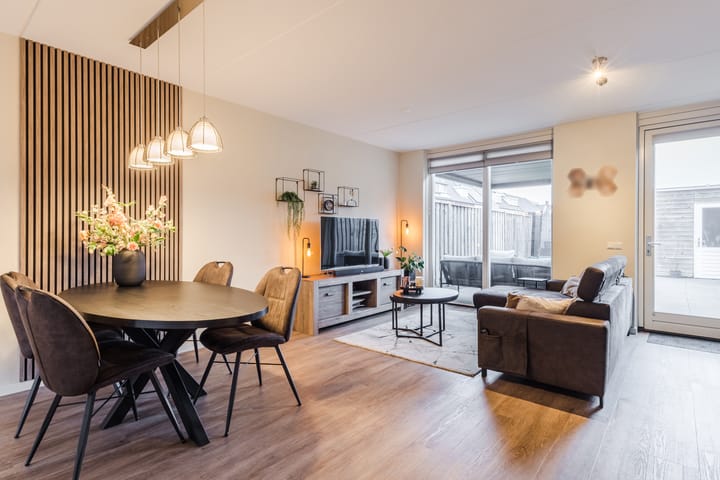 Foto 2 van Zilverschat 8